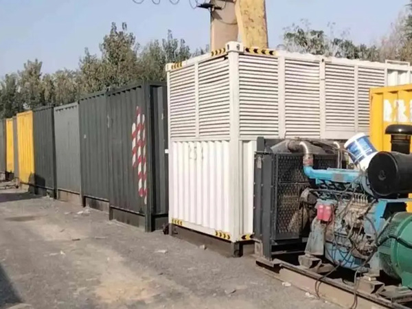 金山屯200KW柴油发电机机组每小时油耗是多少？